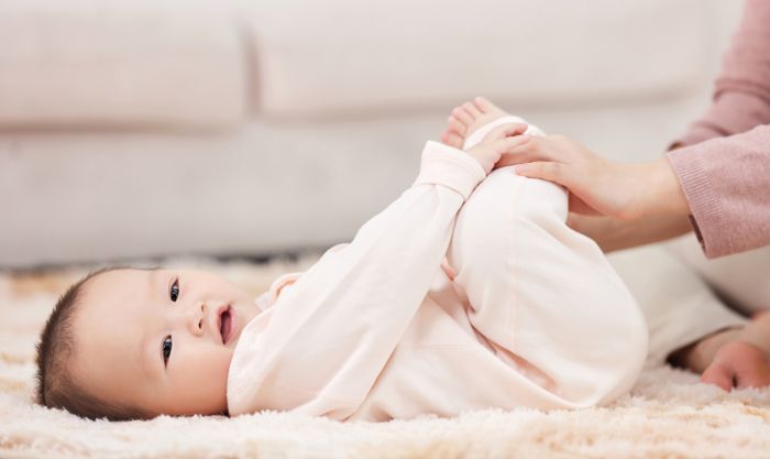 1646289274242275.jpg 摄图网_501728696_给婴儿宝宝抚触按摩(企业商用).jpg